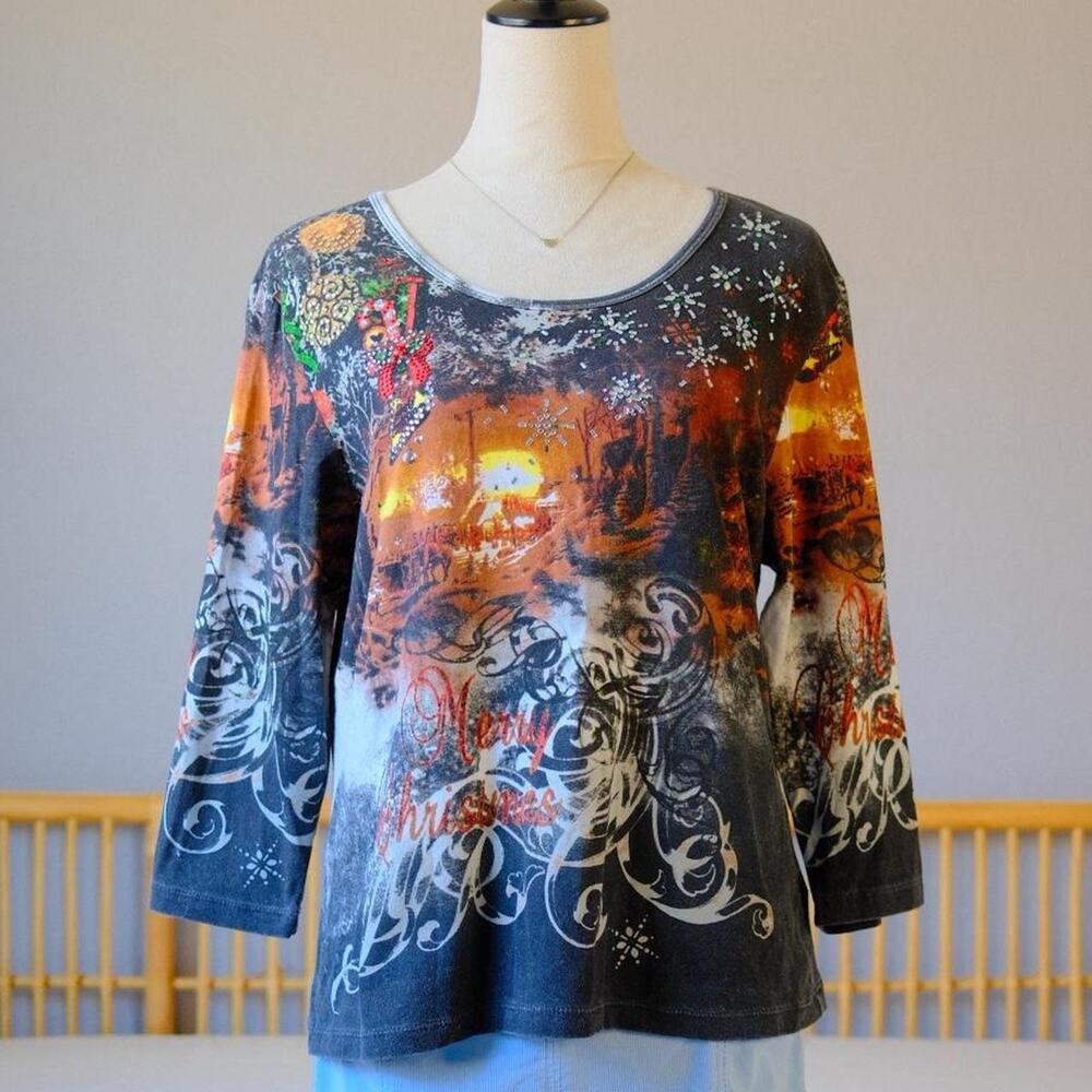 Bold Graphic “Merry Christmas” Winter Scene Top – Festive Holiday Tee